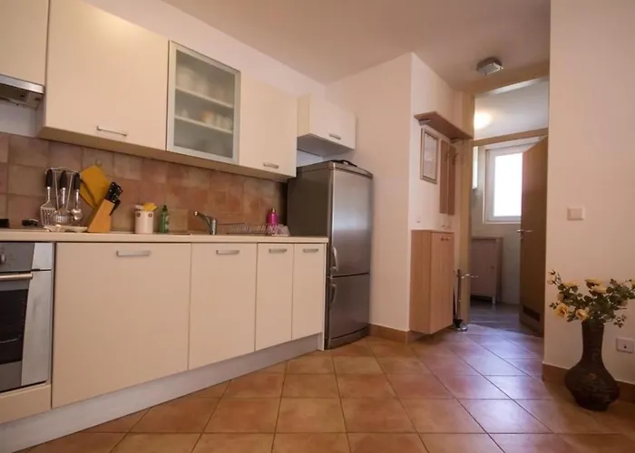 شقة Alma Mit Blick Auf Wasser By Interhome